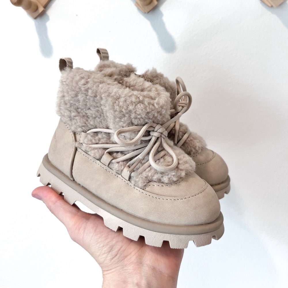 Zara Kids Beige Faux-Shearling Lace-Up Boots